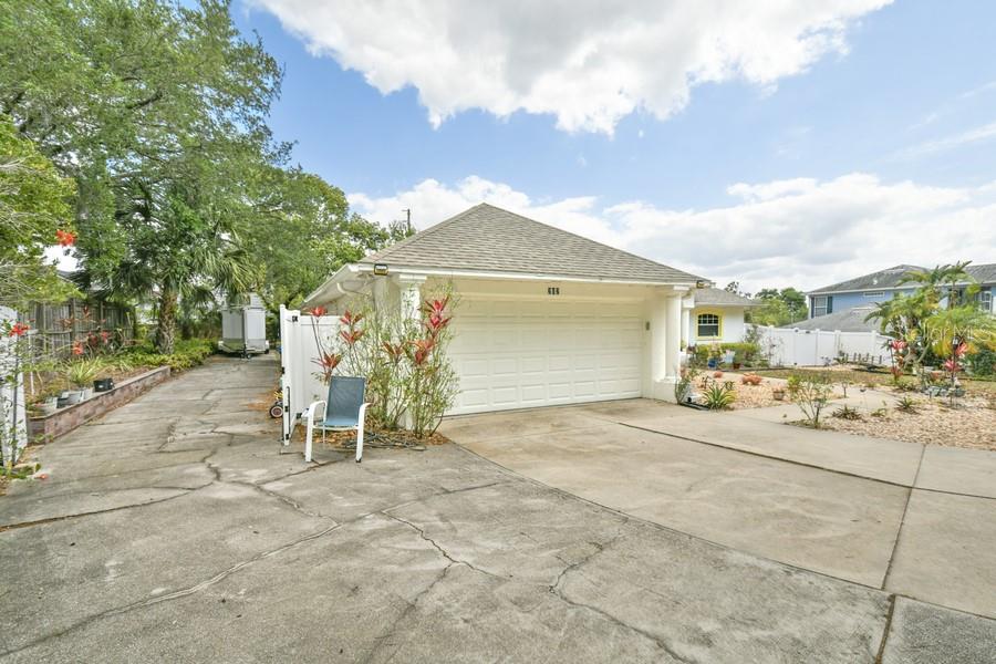 202 N PALM AVE