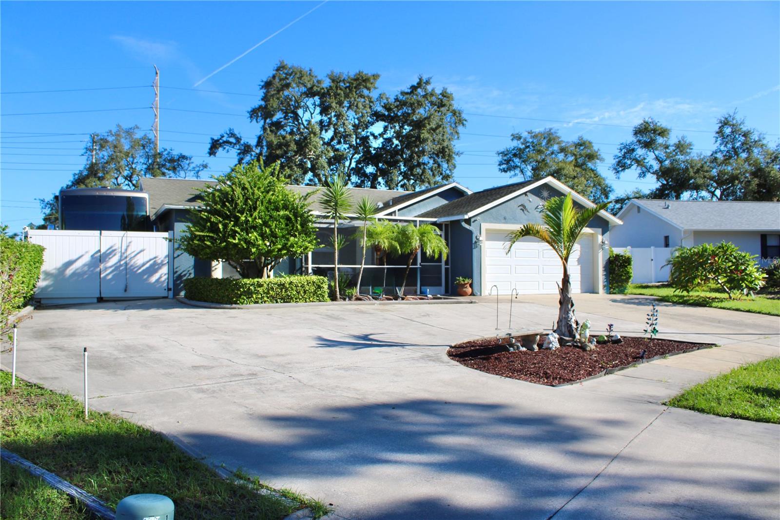 1521 FOXCROFT DRIVE W