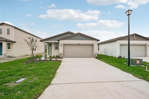 A home in PARRISH