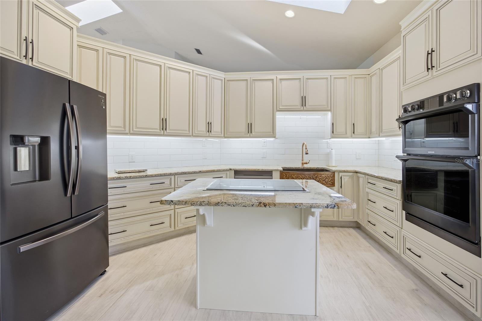 LAUREL RUN - Residential