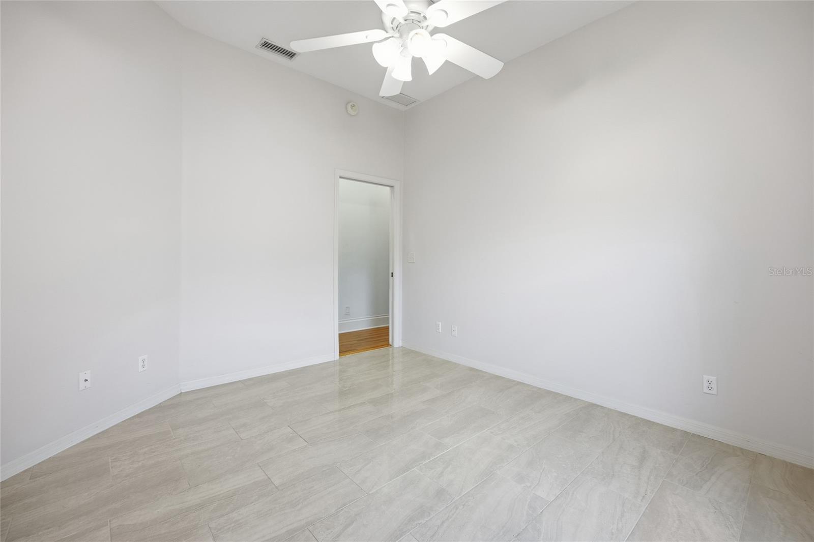 LAUREL RUN - Residential