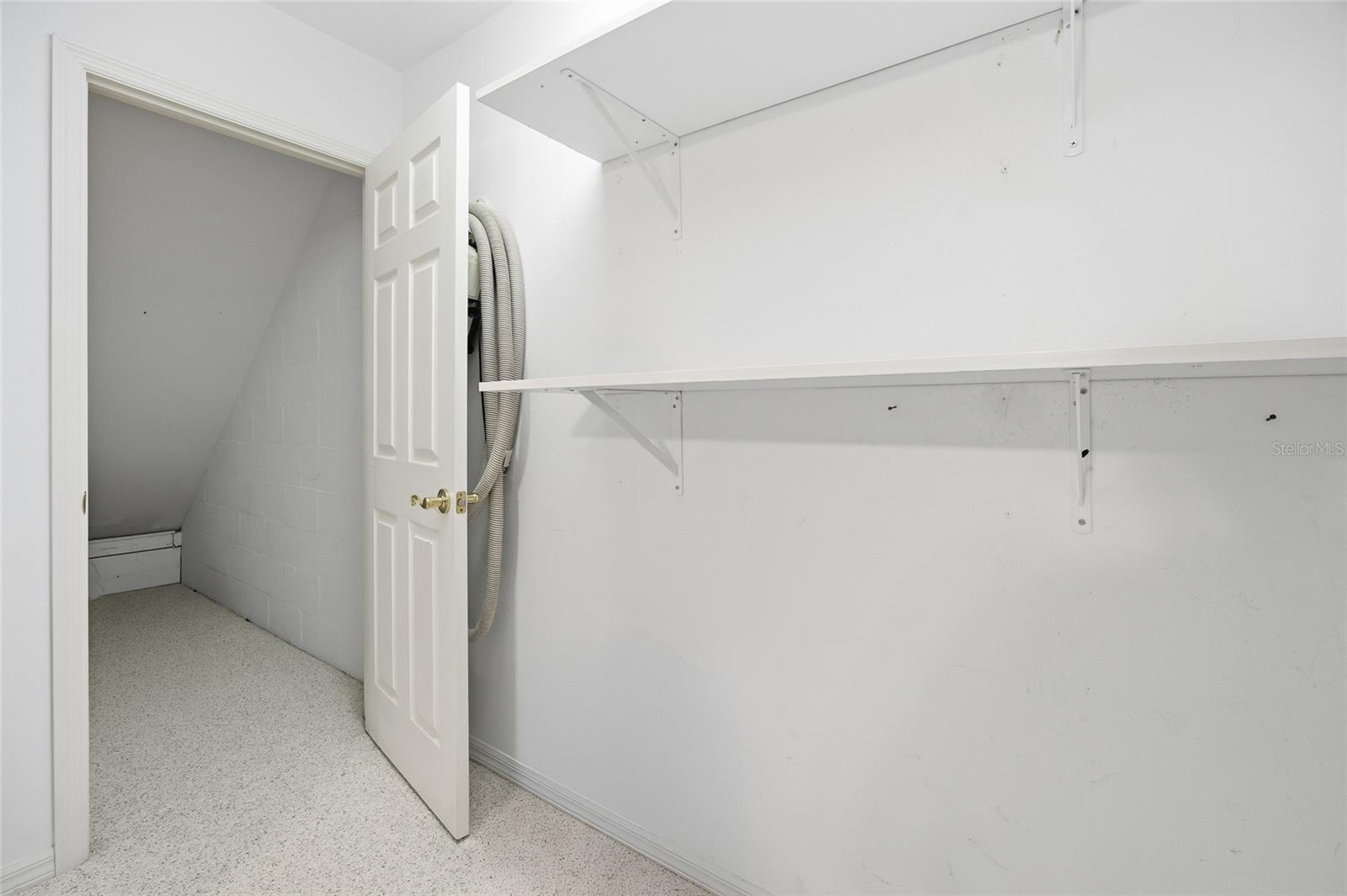 LAUREL RUN - Residential