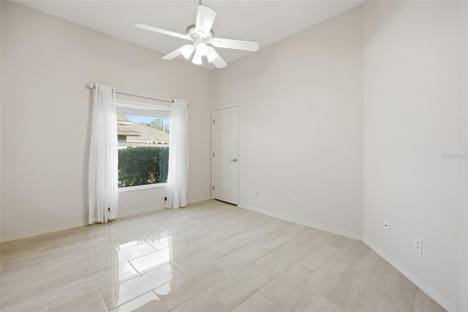 LAUREL RUN - Residential