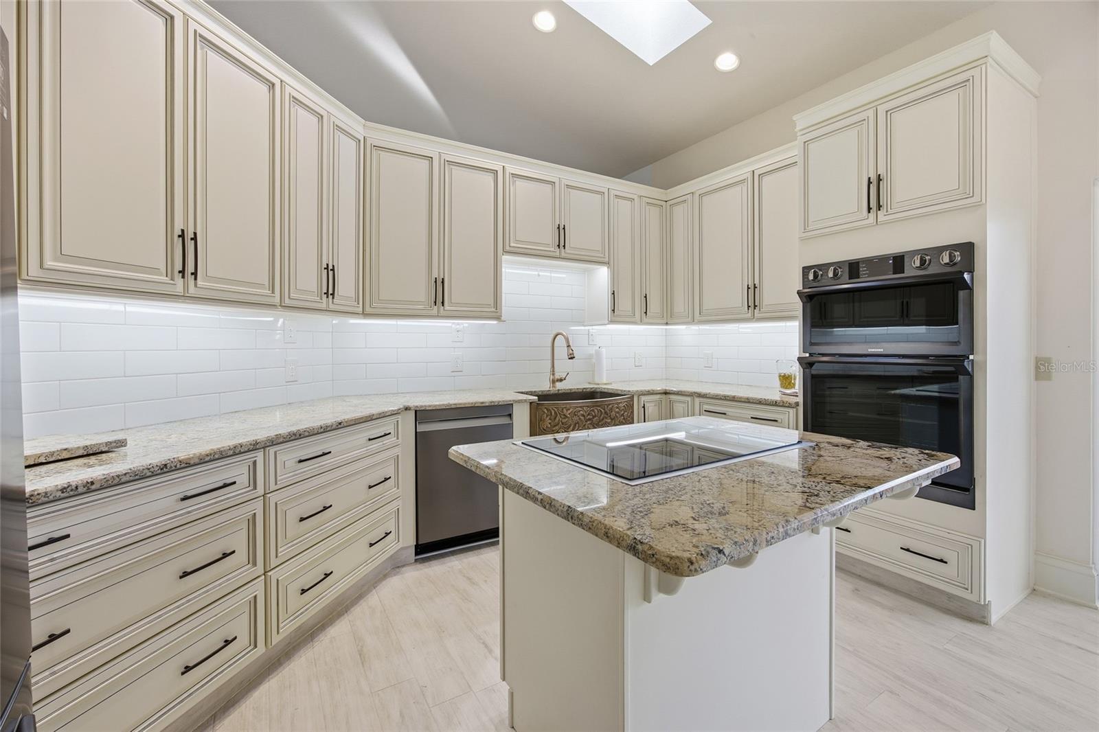 LAUREL RUN - Residential