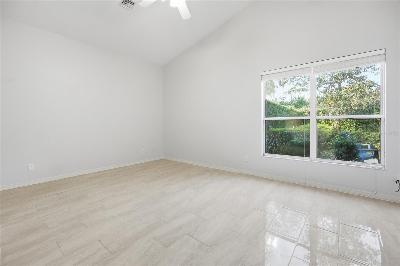 LAUREL RUN - Residential