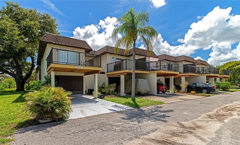 Photo of 3225 Ramblewood Drive, Sarasota, FL 34237 (MLS # A4678479)