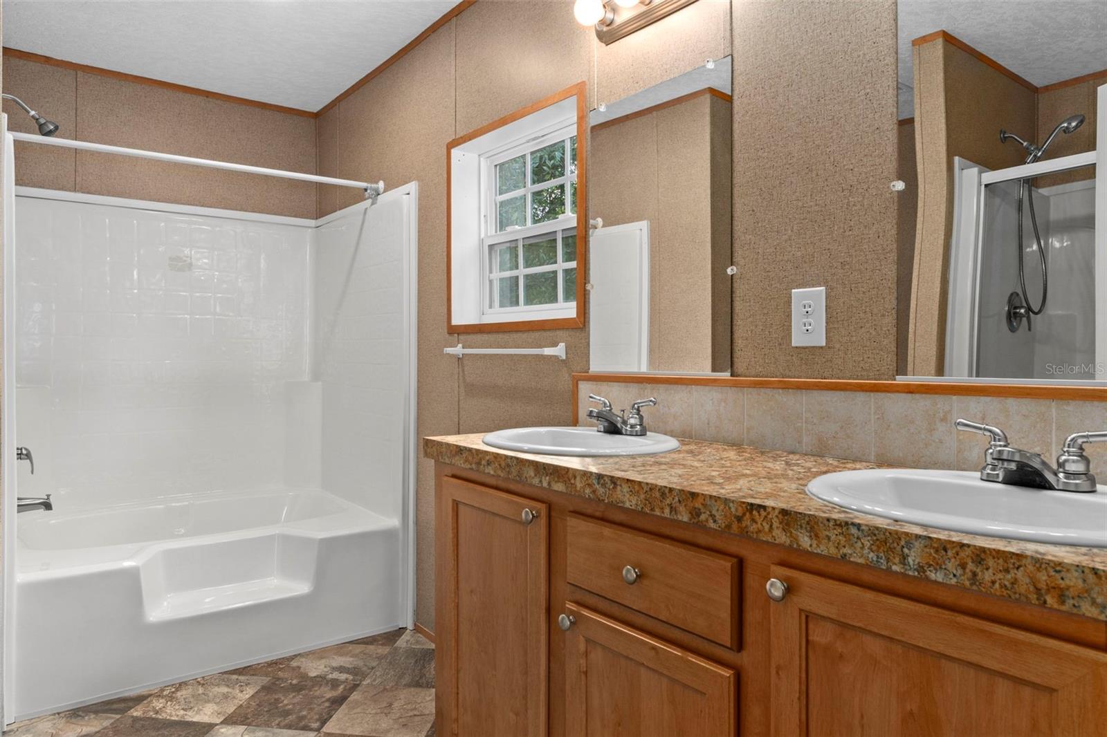 CINNAMON RIDGE - Residential