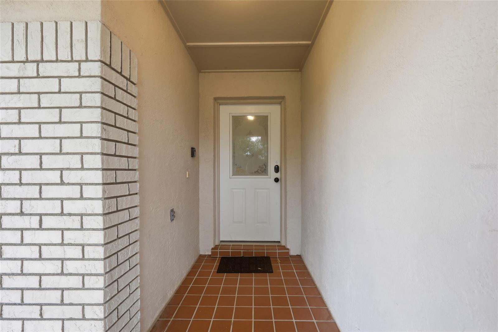 1546 INDIAN OAKS TRAIL