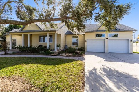 Photo of 1811 Lakeshore Boulevard, Saint Cloud, FL 34769 (MLS # O6373277)
