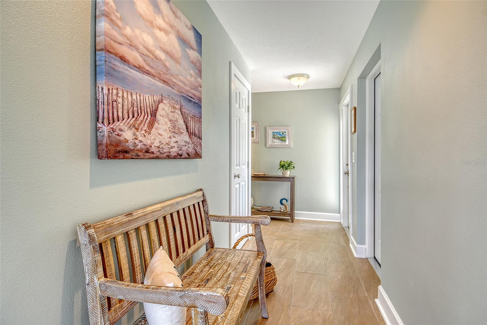 WHISPERING SANDS - Residential