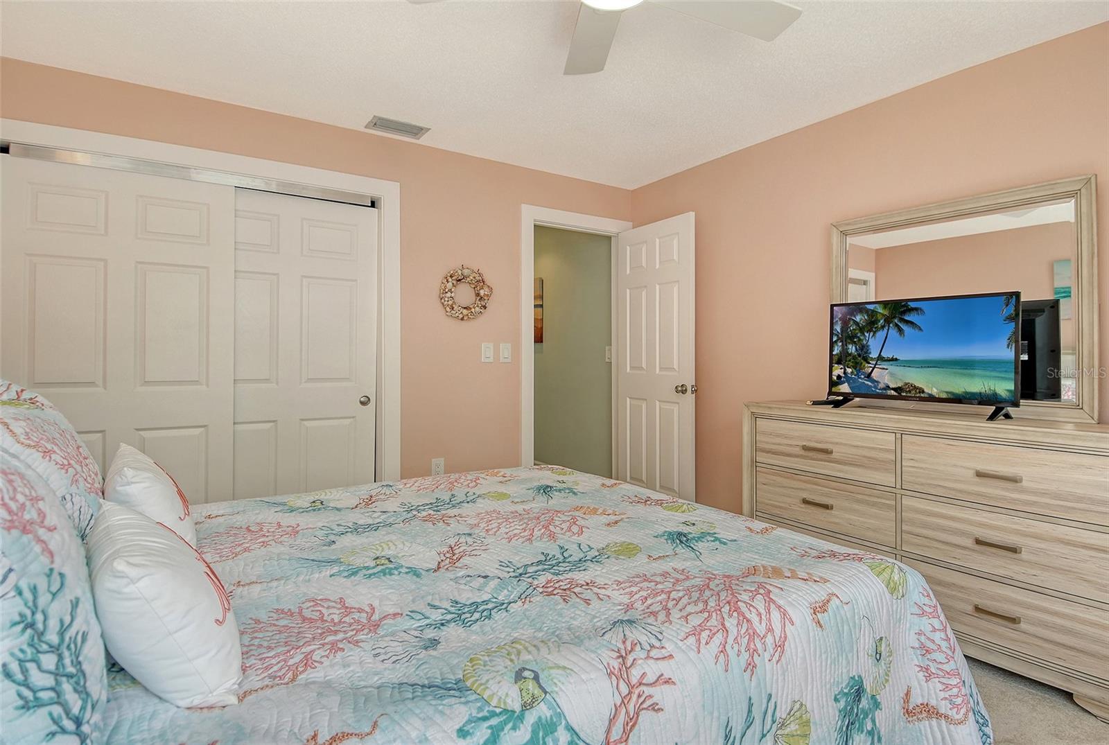 WHISPERING SANDS - Residential