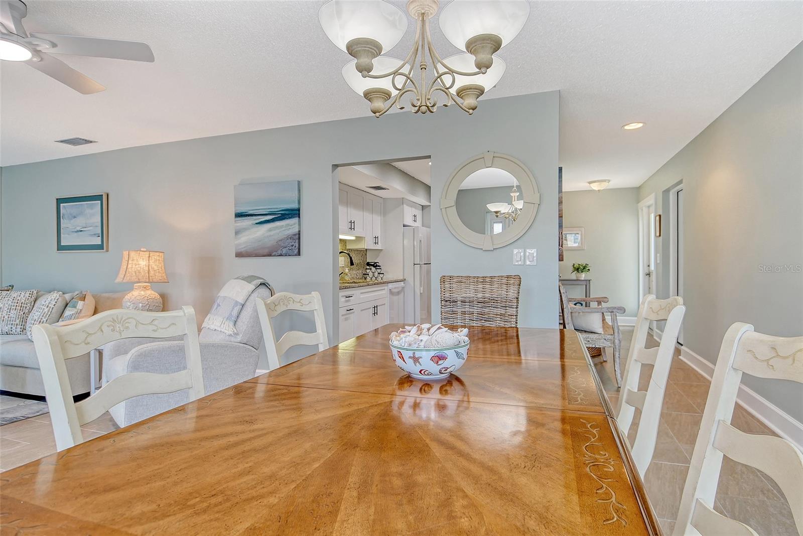 WHISPERING SANDS - Residential