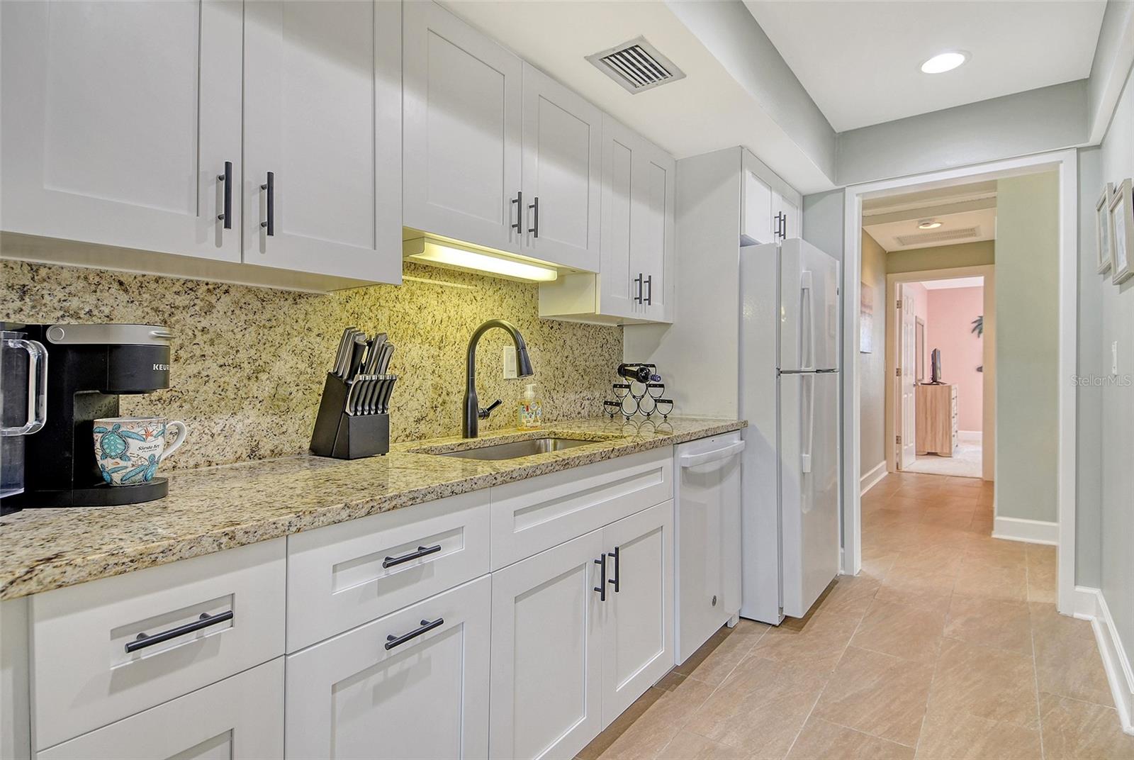 WHISPERING SANDS - Residential