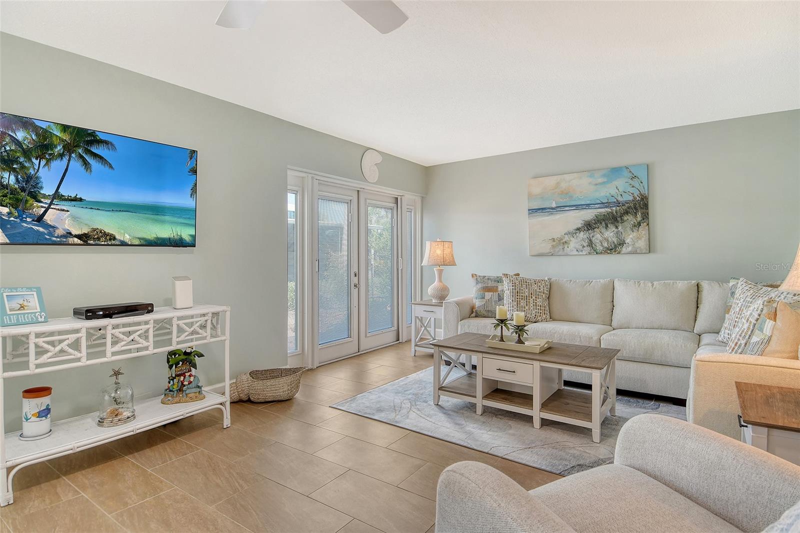 WHISPERING SANDS - Residential