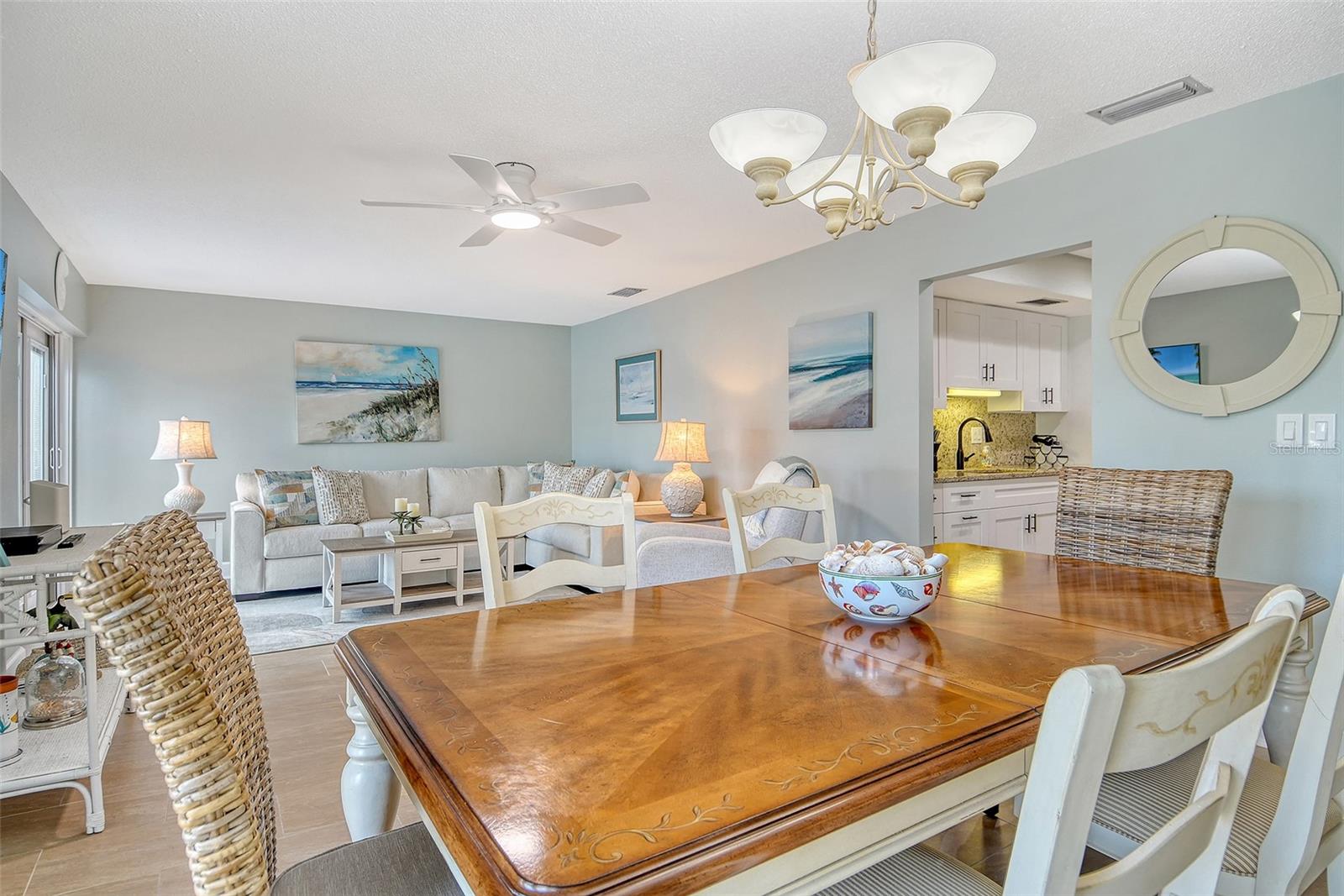 WHISPERING SANDS - Residential