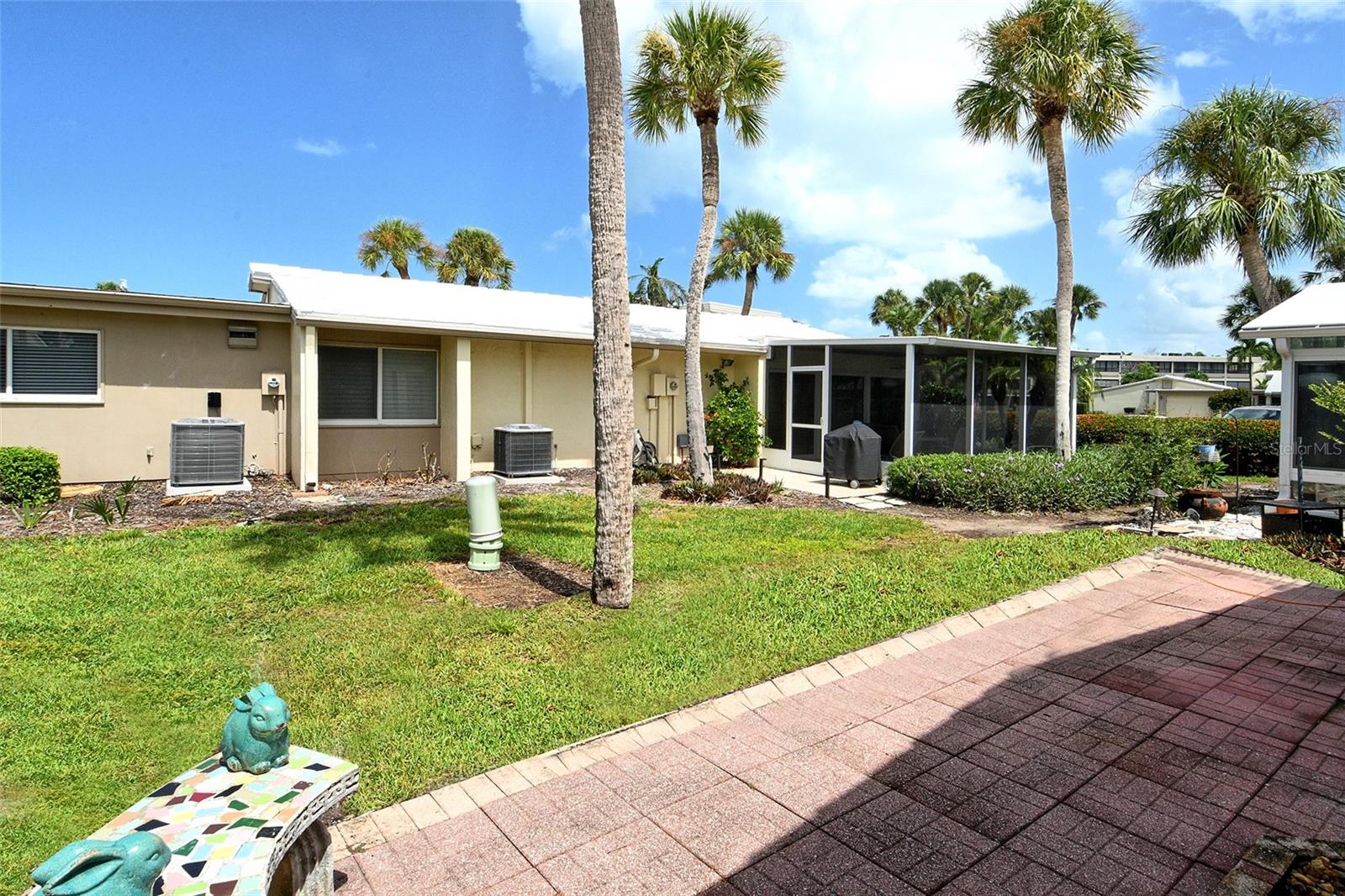 WHISPERING SANDS - Residential