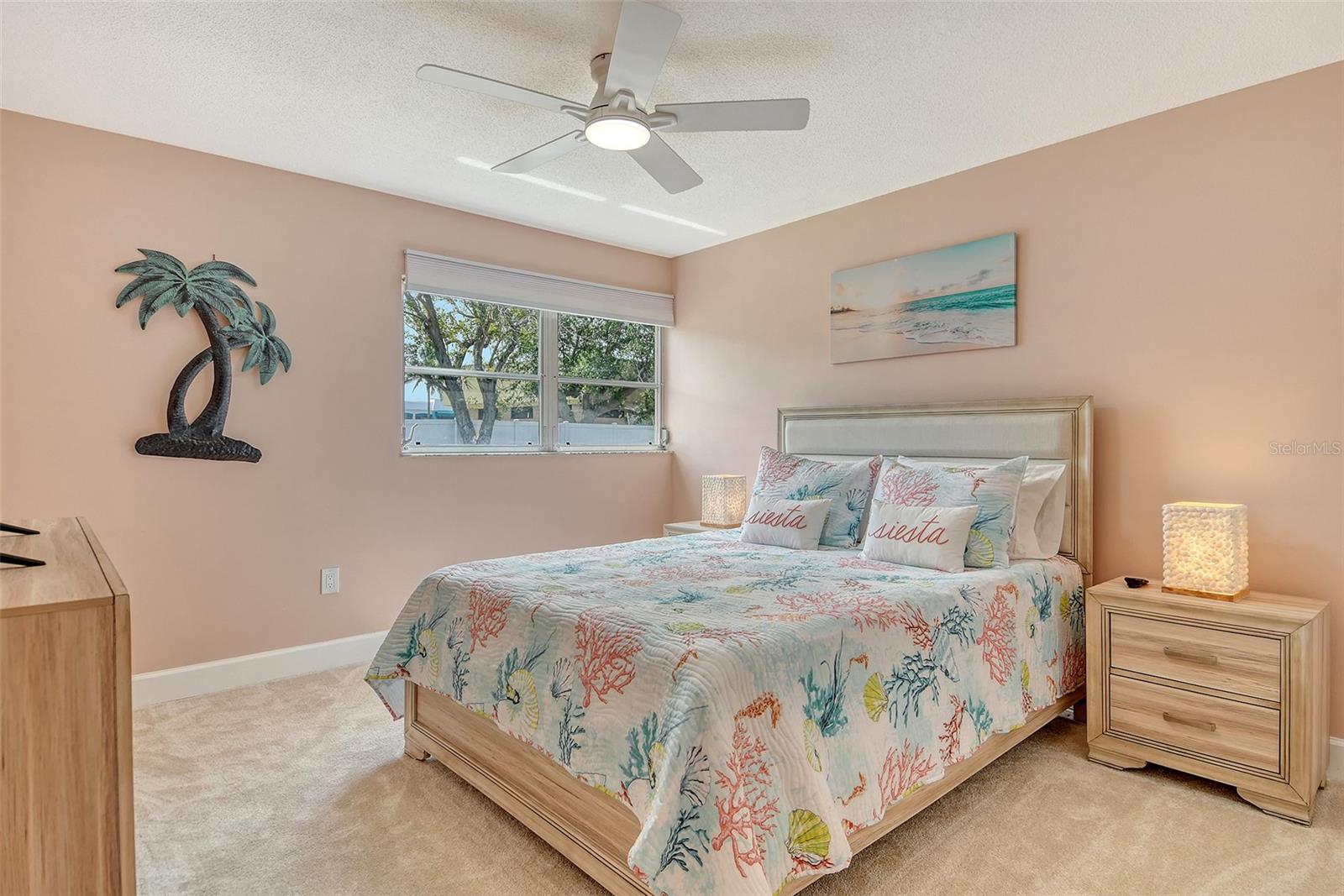 WHISPERING SANDS - Residential