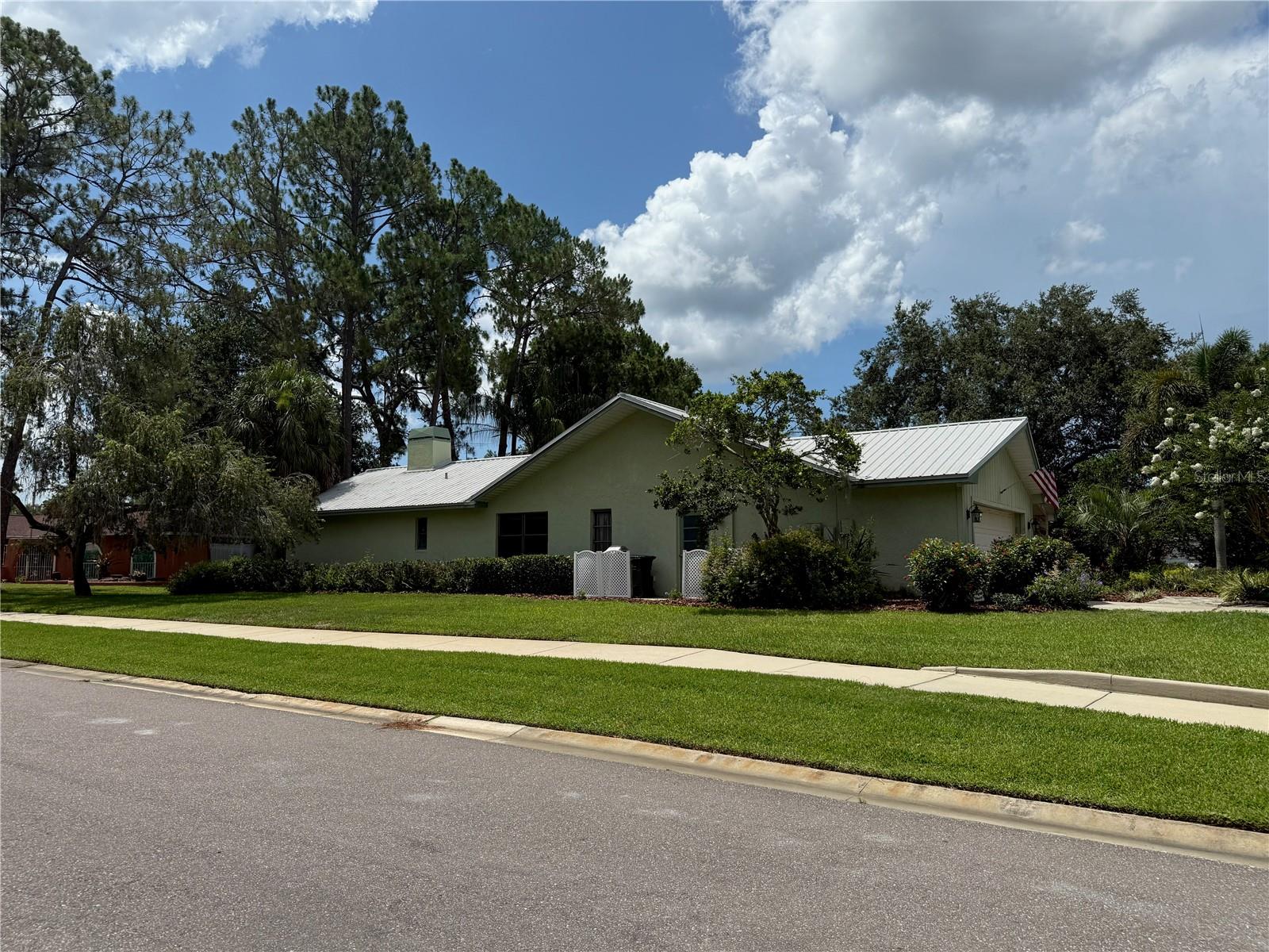 2215 TONIWOOD LANE