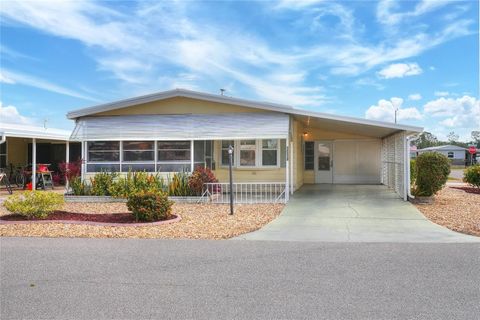 A home in WINTER HAVEN