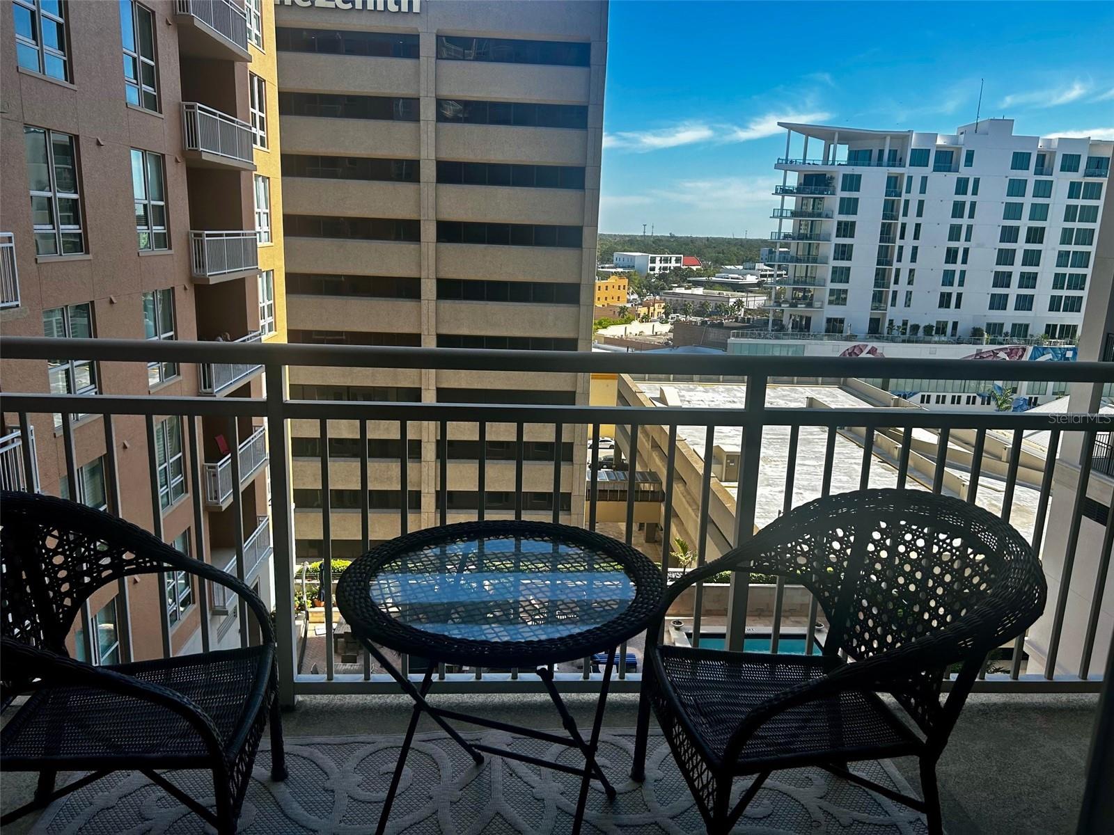 1350 MAIN RESIDENTIAL - Residential Lease