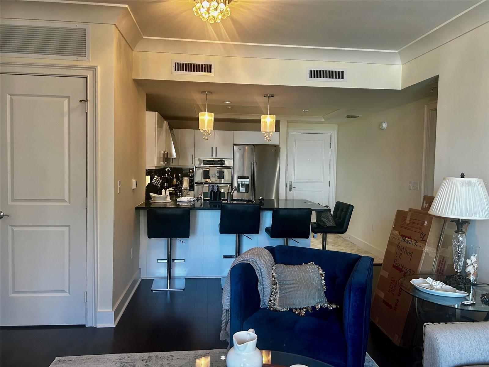 1350 MAIN RESIDENTIAL - Residential Lease