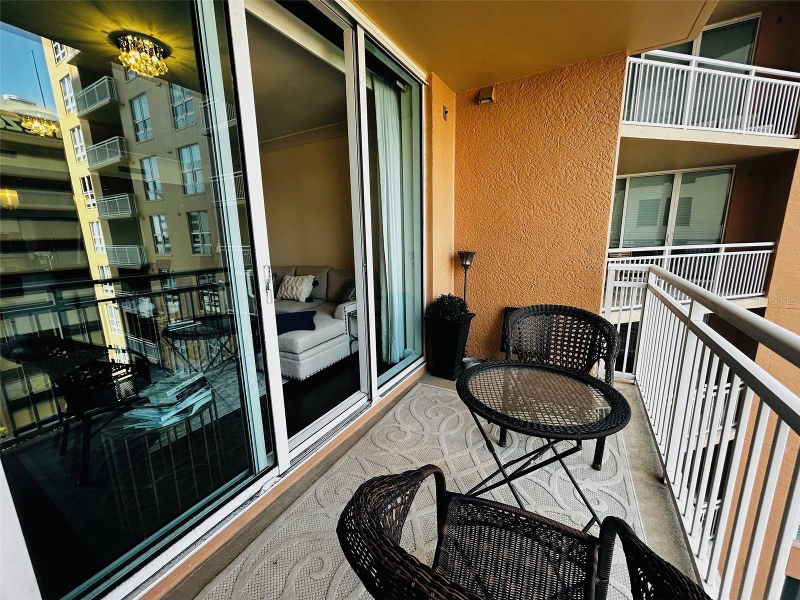 1350 MAIN RESIDENTIAL - Residential Lease