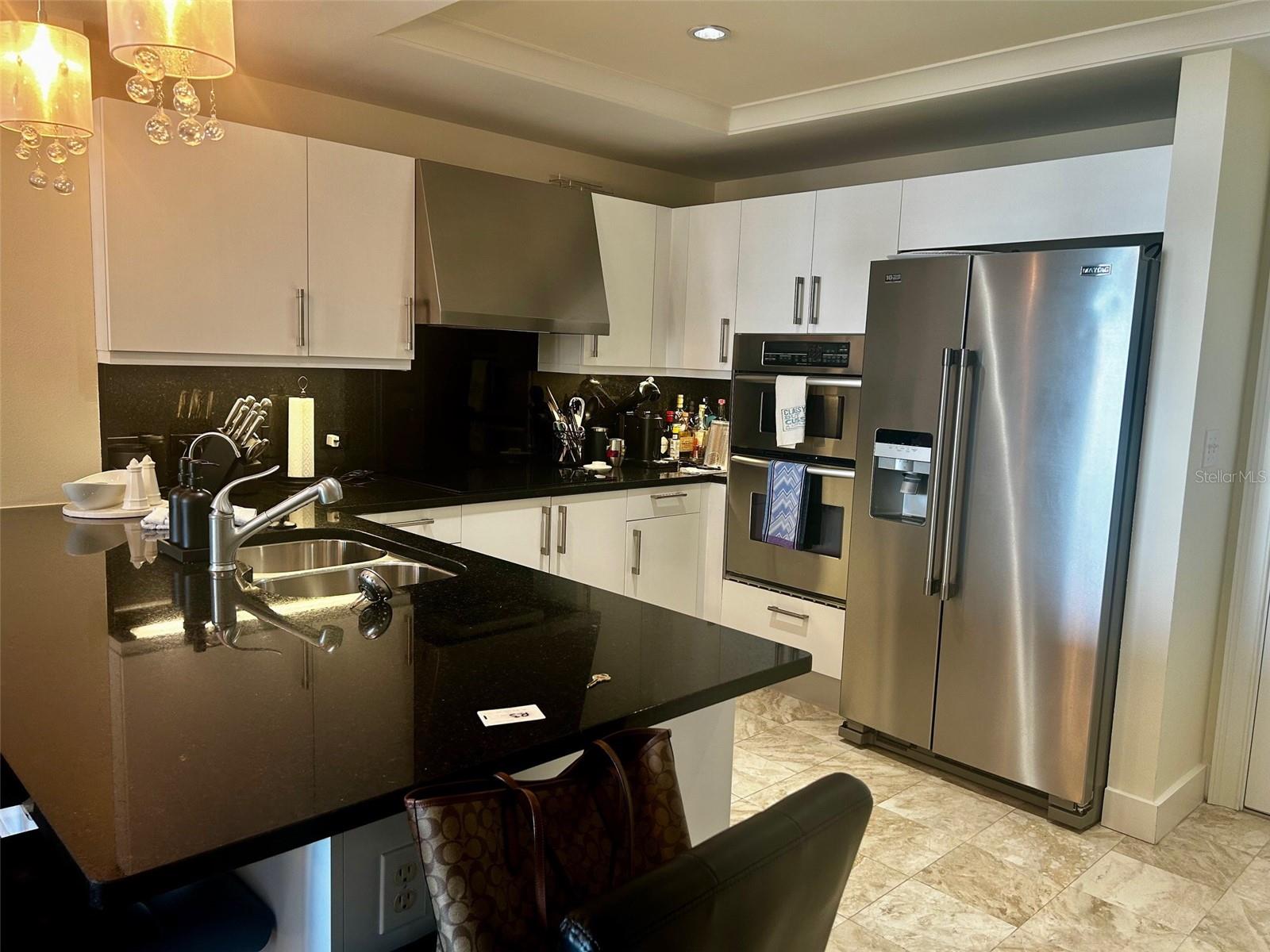 1350 MAIN RESIDENTIAL - Residential Lease