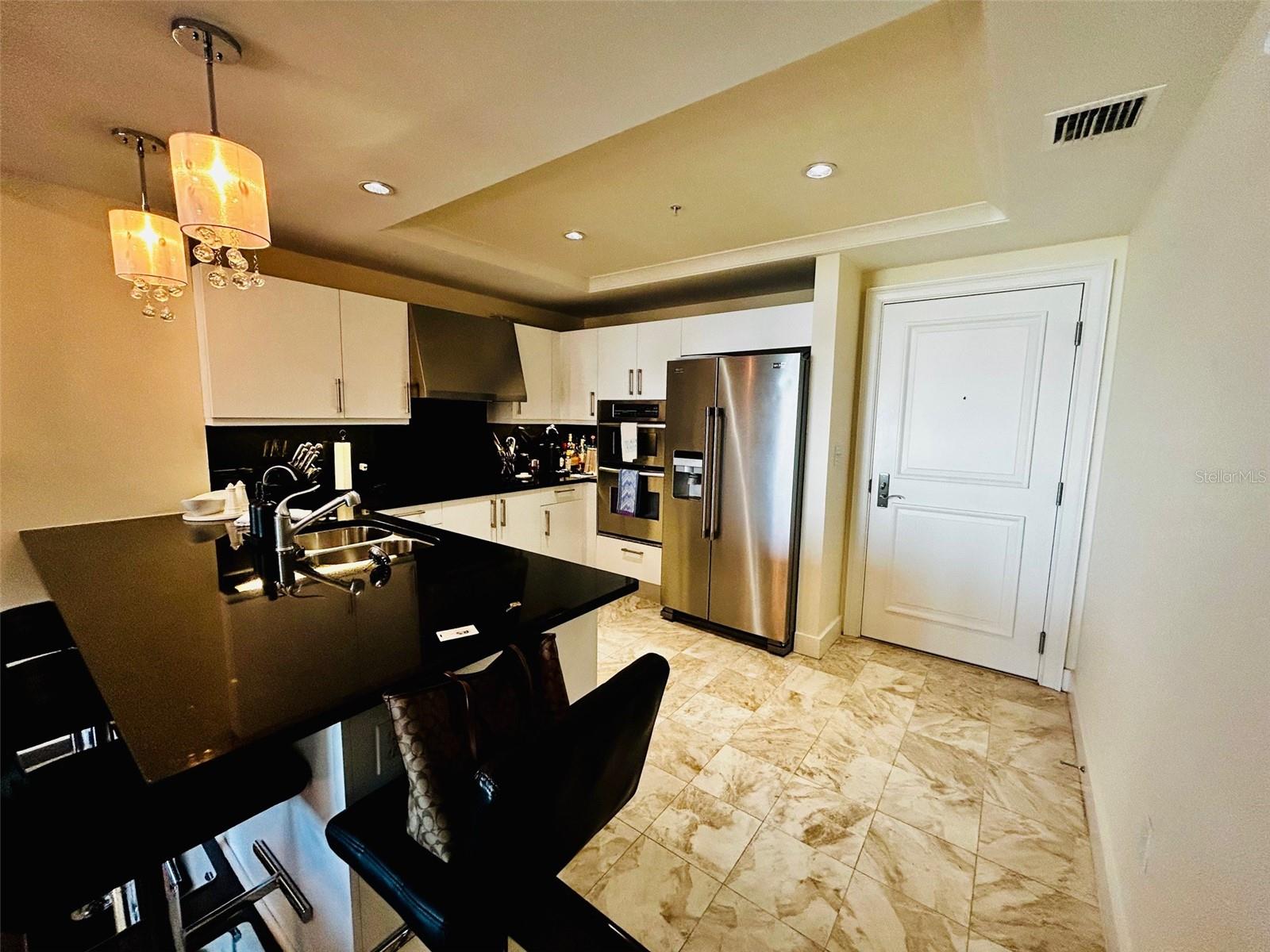 1350 MAIN RESIDENTIAL - Residential Lease