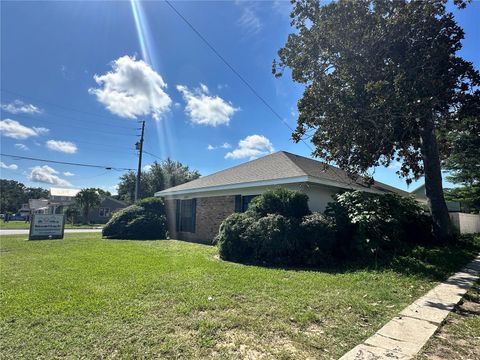 Tiny photo for 820 E Orange Ave, Eustis, FL 32726 (MLS # O6337087)