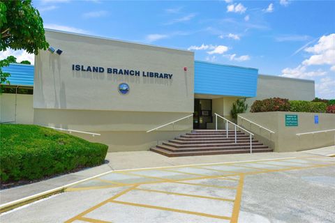 Tiny photo for 511 68th Street, Holmes Beach, FL 34217 (MLS # A4670357)