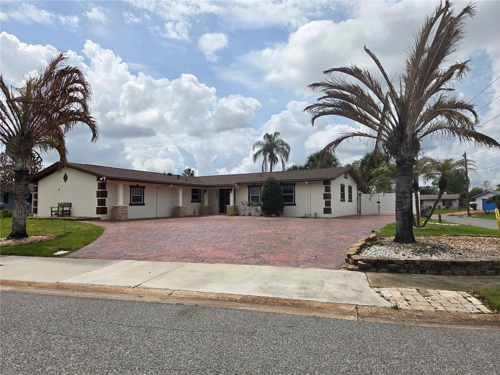 Photo of 852 Ibsen Avenue, Orlando, FL 32809 (MLS # O6395040)