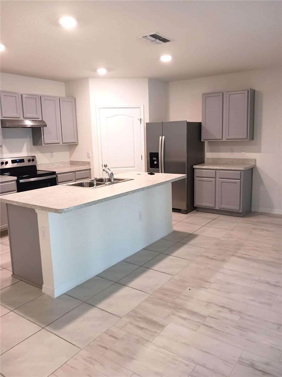 EDEN HILLS - Residential Lease