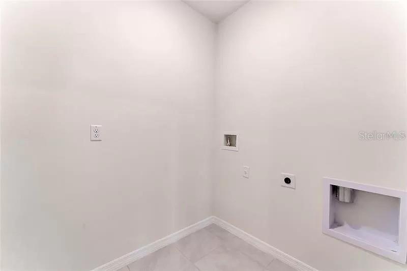 EDEN HILLS - Residential Lease