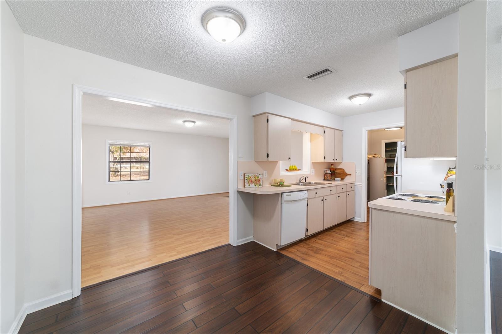 STONE HILL - Residential