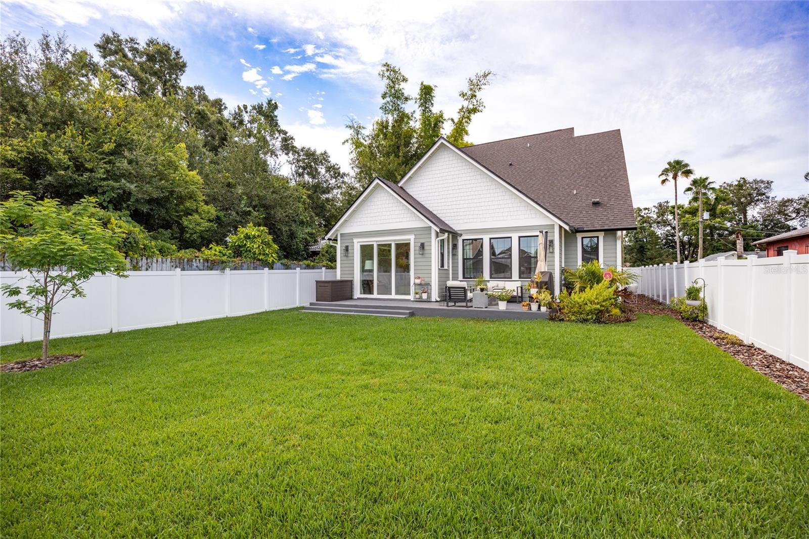 SUBURB ROYAL - Residential