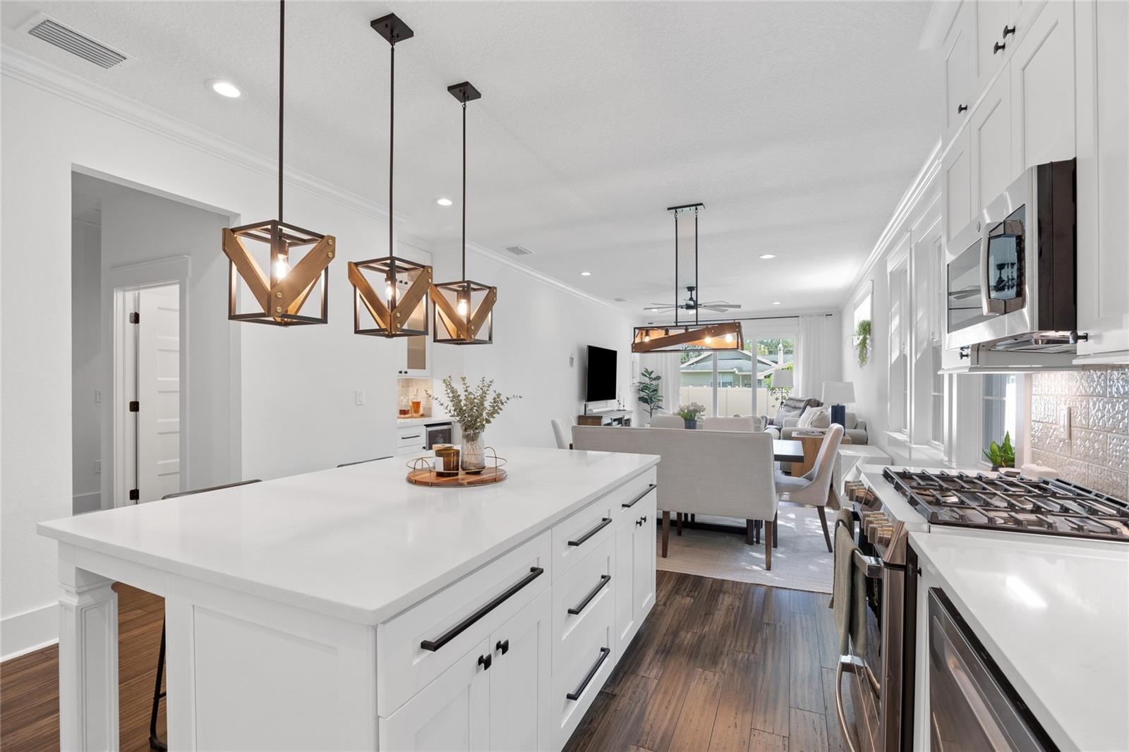 SUBURB ROYAL - Residential