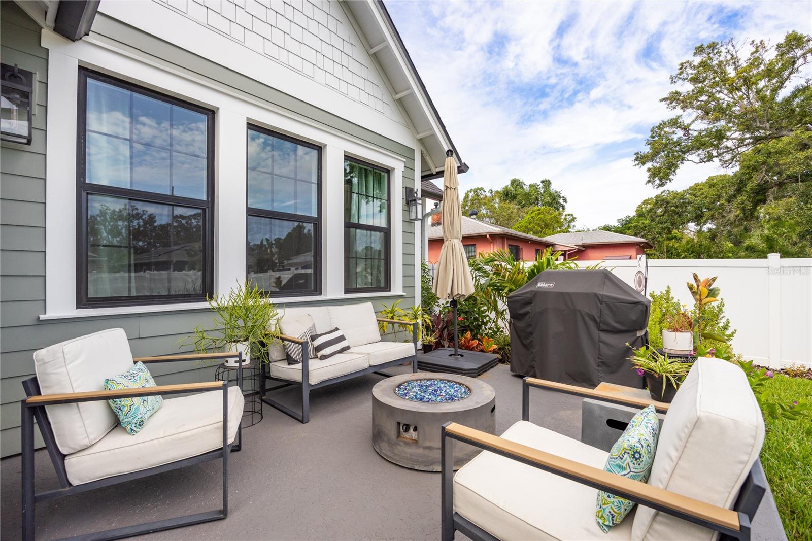 SUBURB ROYAL - Residential