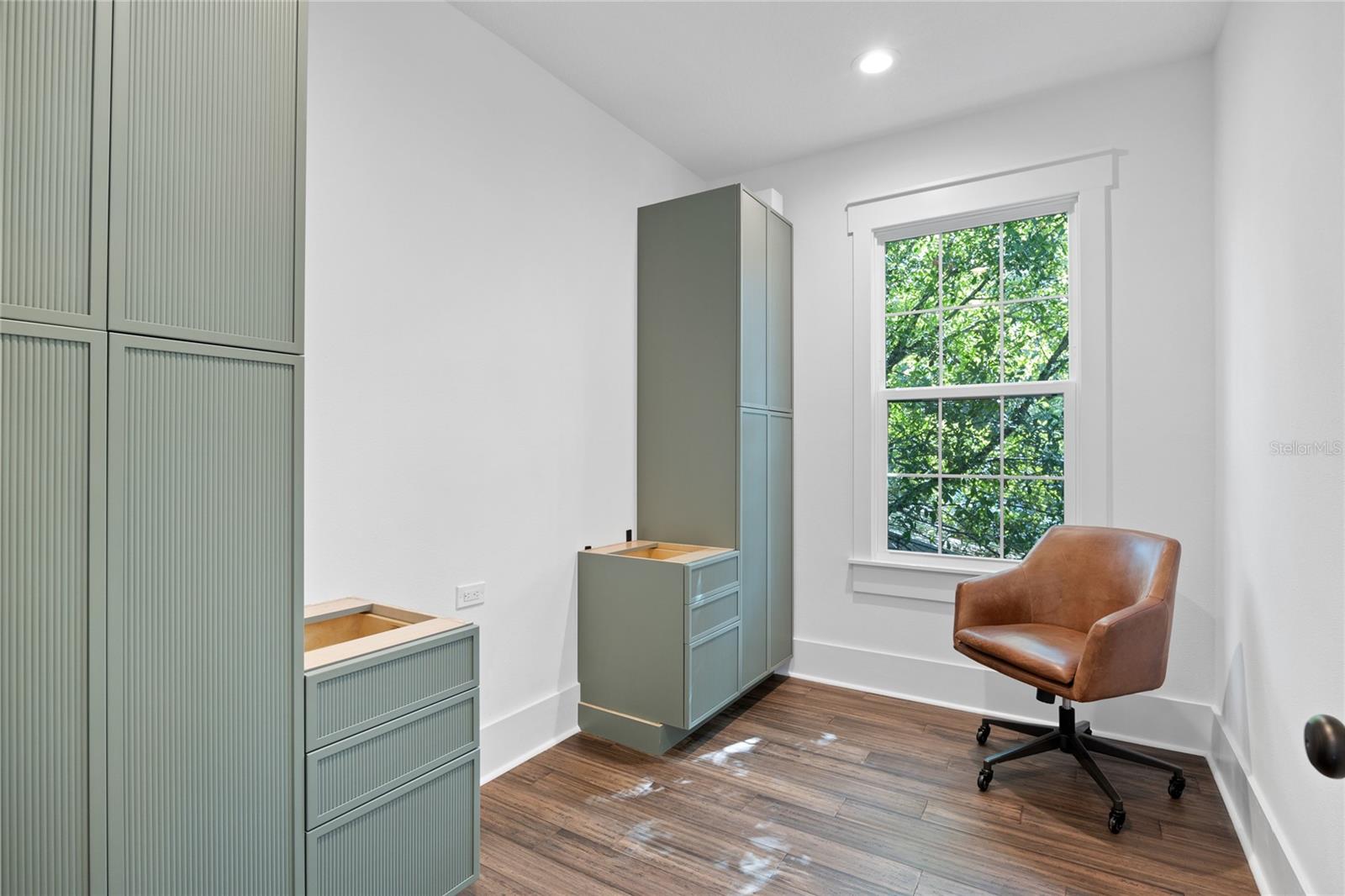 SUBURB ROYAL - Residential