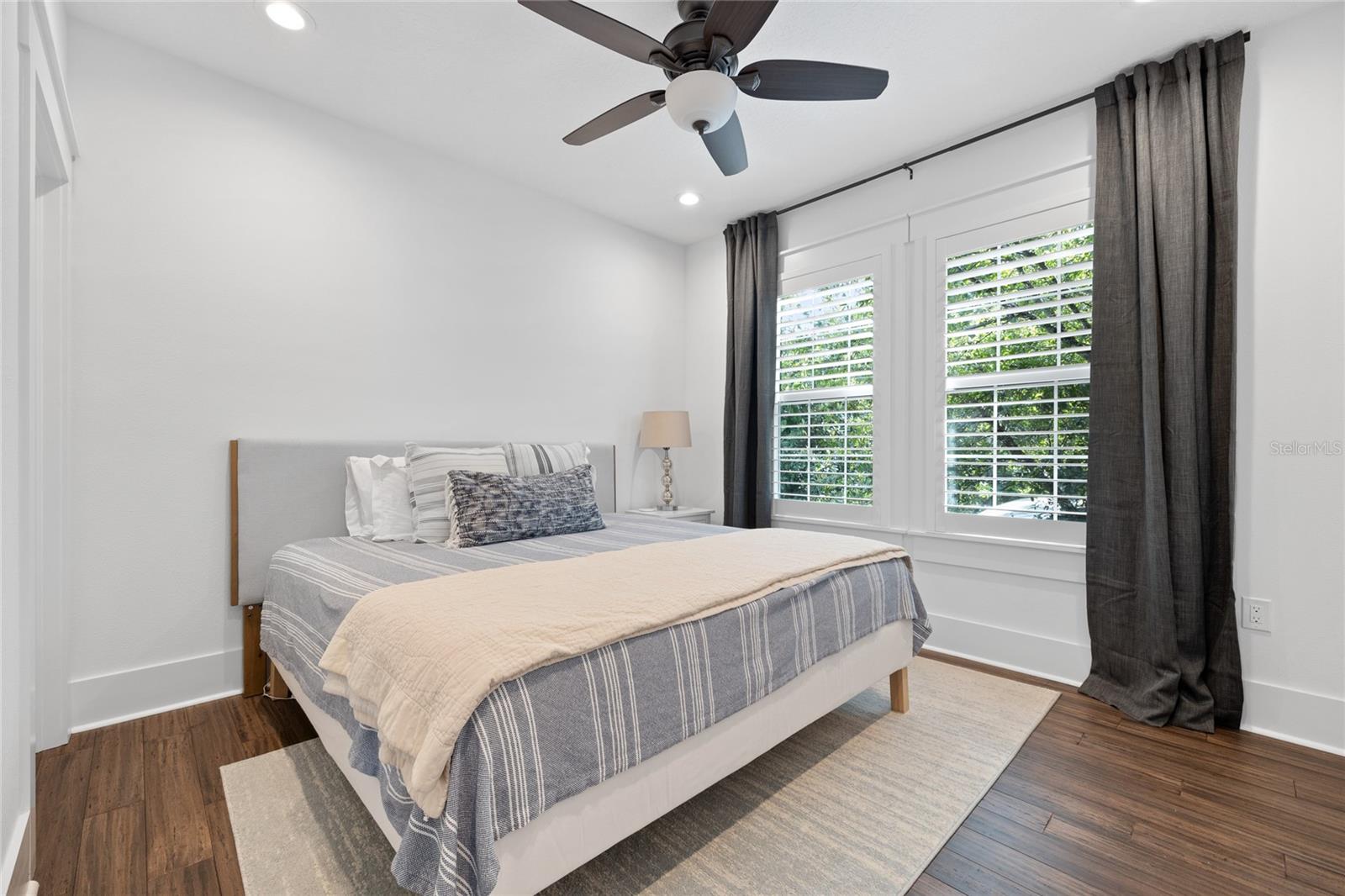 SUBURB ROYAL - Residential