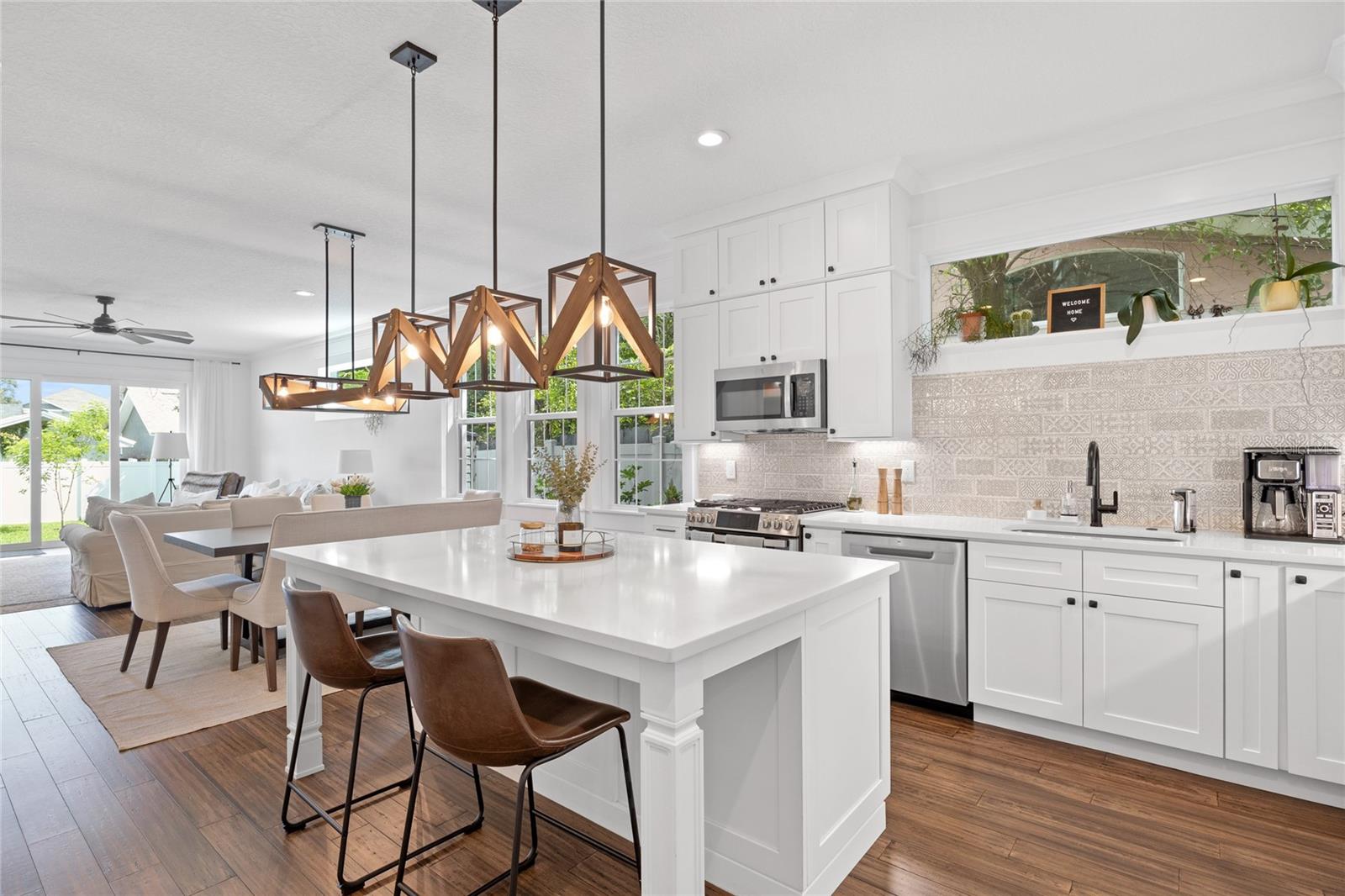 SUBURB ROYAL - Residential