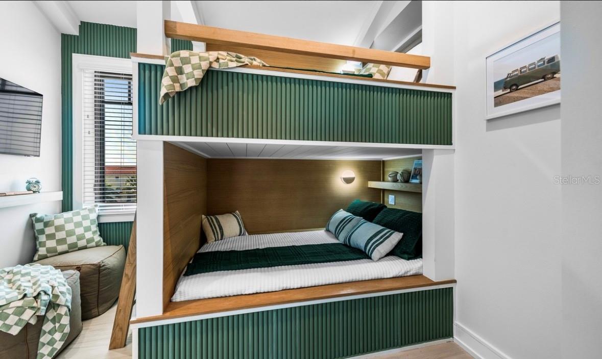 CORTEZ BEACH - Residential