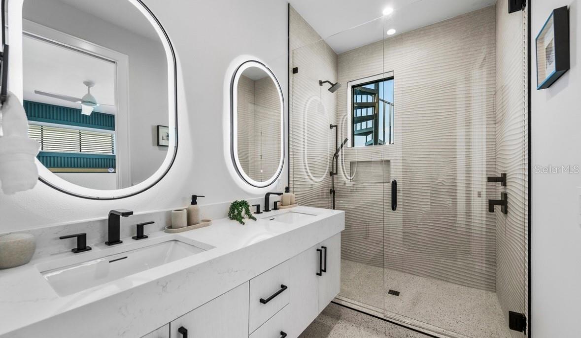 CORTEZ BEACH - Residential