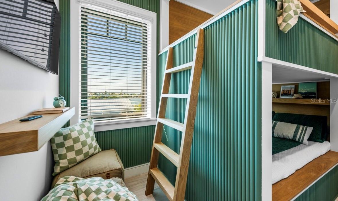 CORTEZ BEACH - Residential