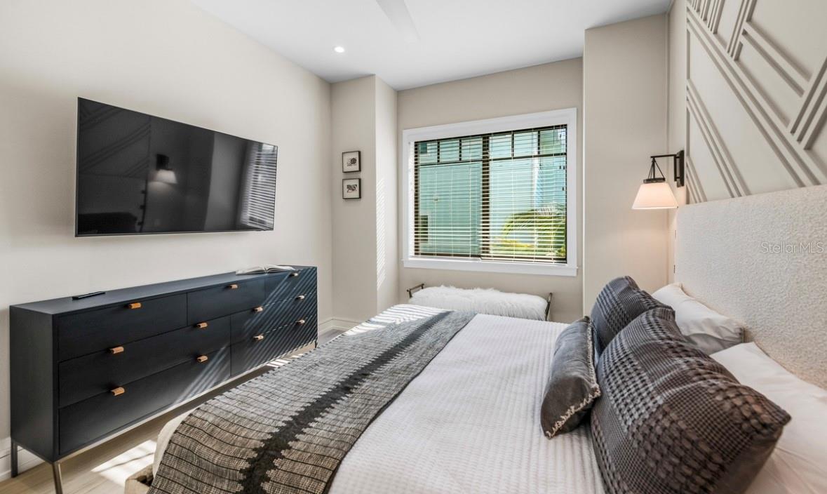 CORTEZ BEACH - Residential