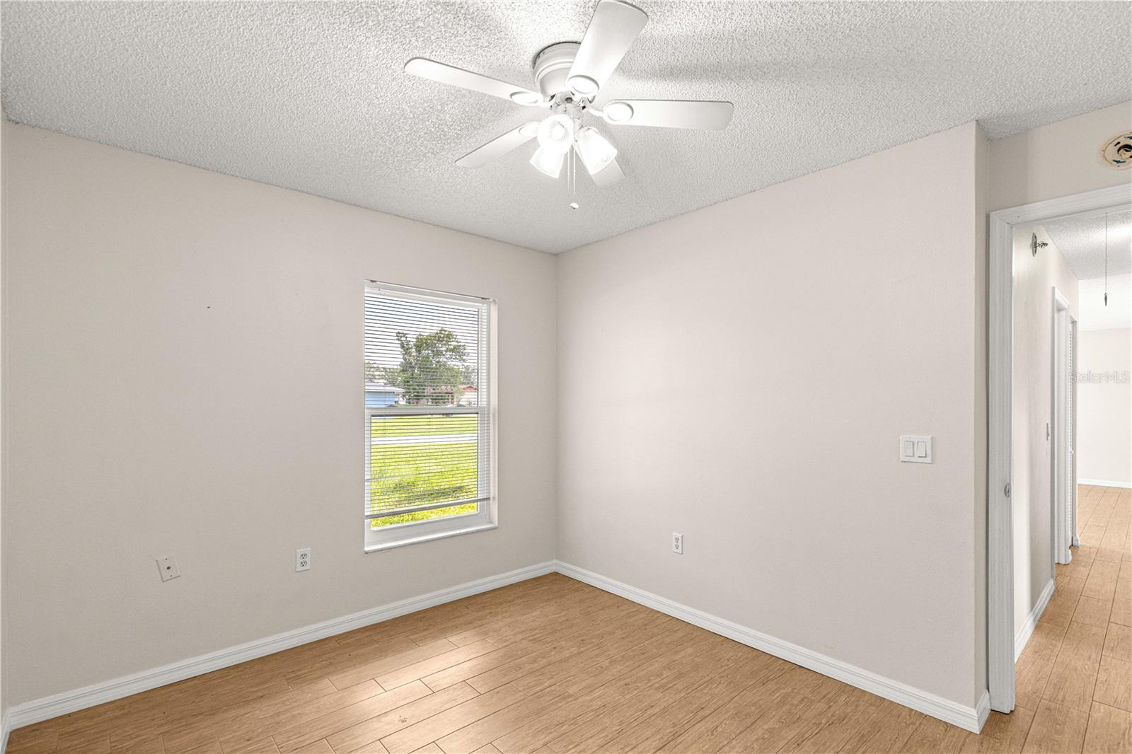 LADY LAKE APRIL HILLS - Residential