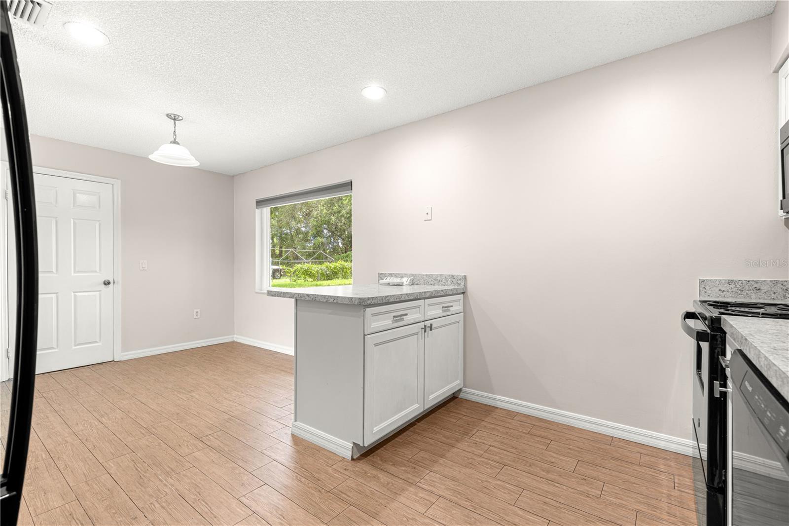 LADY LAKE APRIL HILLS - Residential
