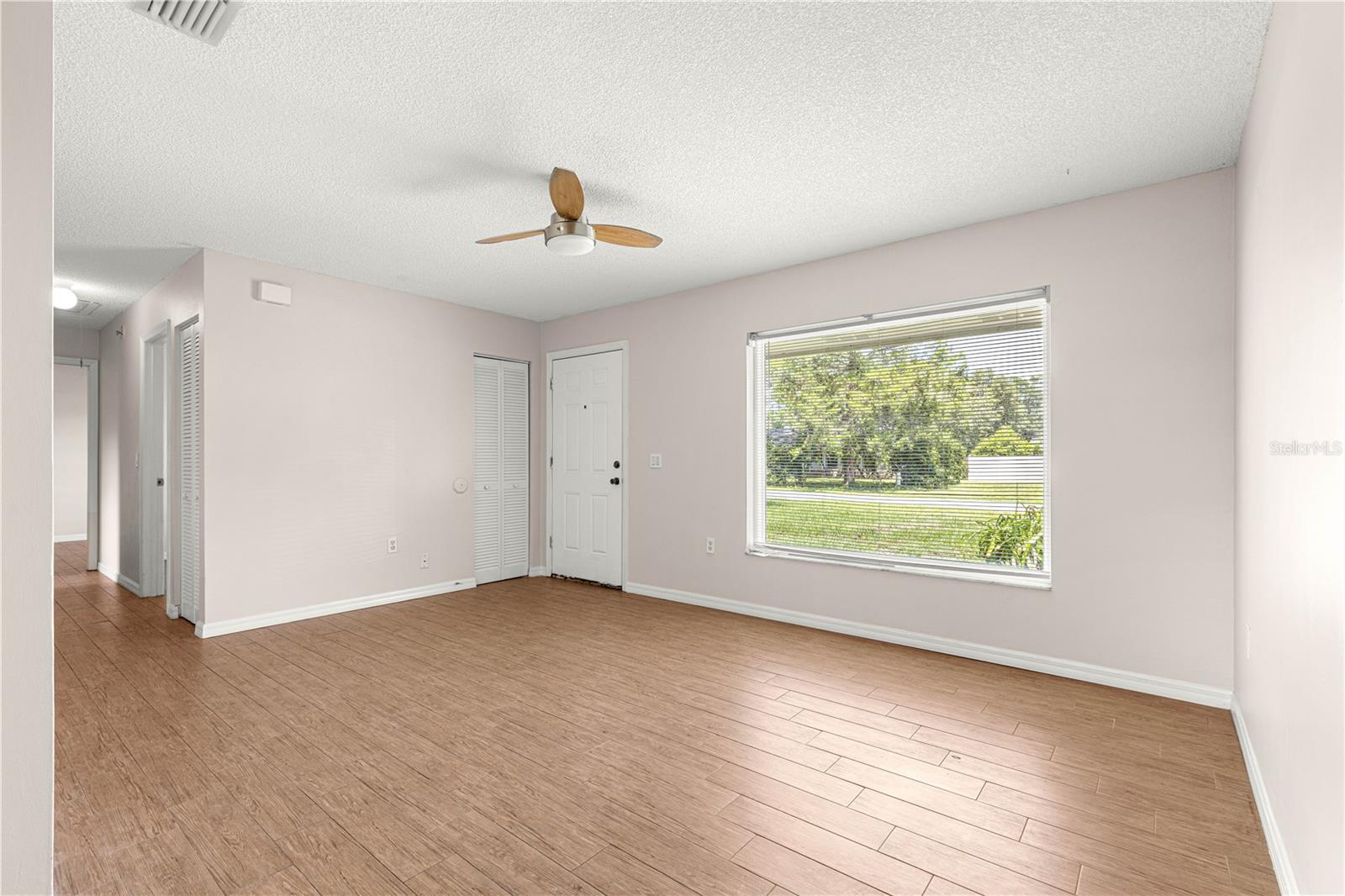 LADY LAKE APRIL HILLS - Residential