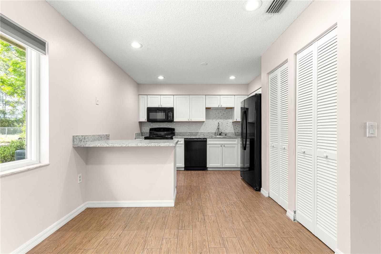 LADY LAKE APRIL HILLS - Residential