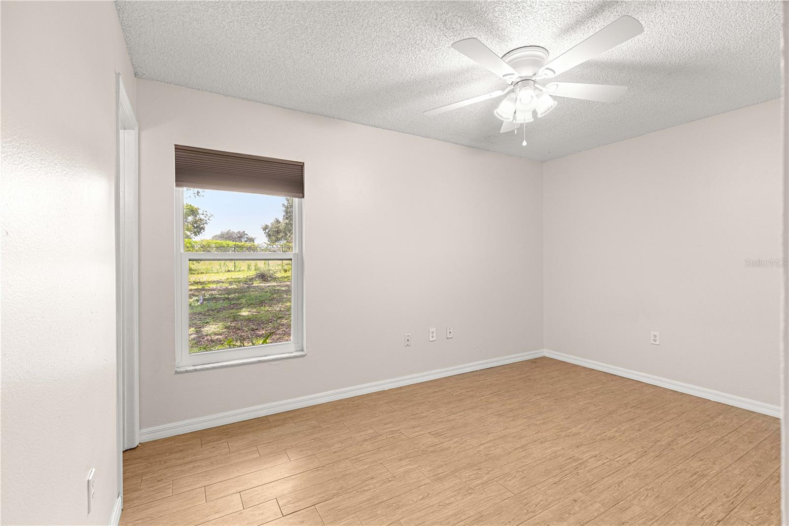 LADY LAKE APRIL HILLS - Residential