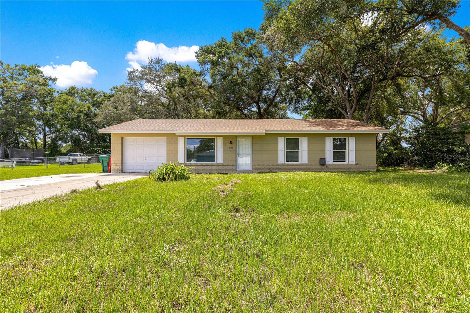 LADY LAKE APRIL HILLS - Residential